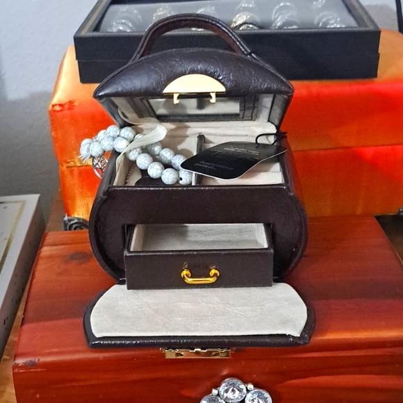 Tuscan design jewelry box in leather purse - Picture 1 of 4